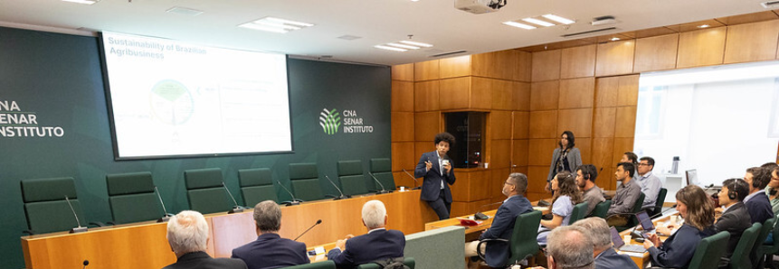 Sistema CNA/Senar recebe grupos internacionais para apresentar Agro brasileiro
